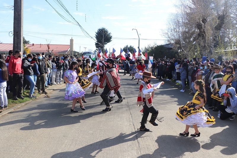 Establecimientos Educacionales Municipales celebran el mes de la Patria con Cuecas Itinerantes