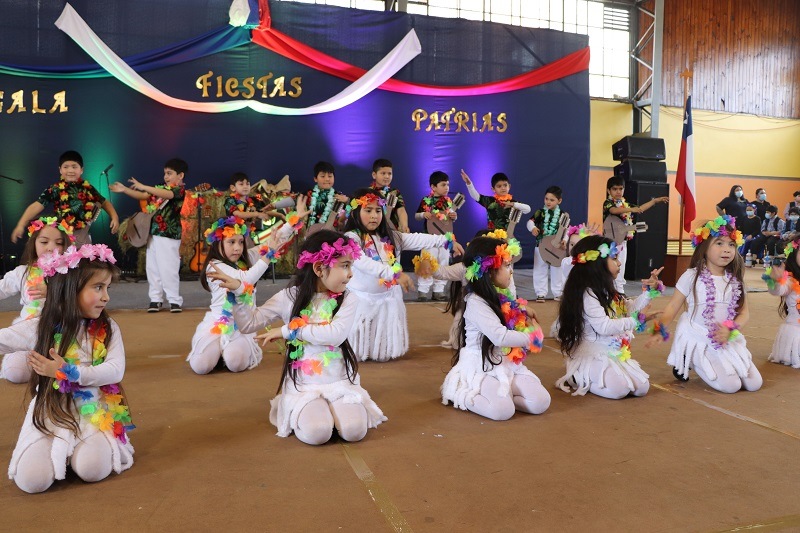 Escuela Cinco realiza Gala Fiestas Patrias