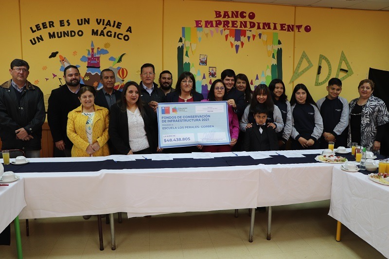SEREMI de Educación visita Escuela Los Perales para firma de Proyecto “Conservación de Urgencia”