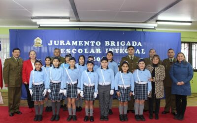 ESTUDIANTES DE ESCUELA LOS PERALES REALIZAN JURAMENTO DE BRIGADA ESCOLAR INTEGRAL